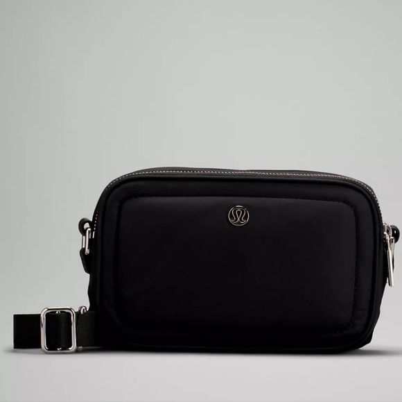 lululemon athletica Bags New Lululemon Crossbody Camera Bag Poshmark